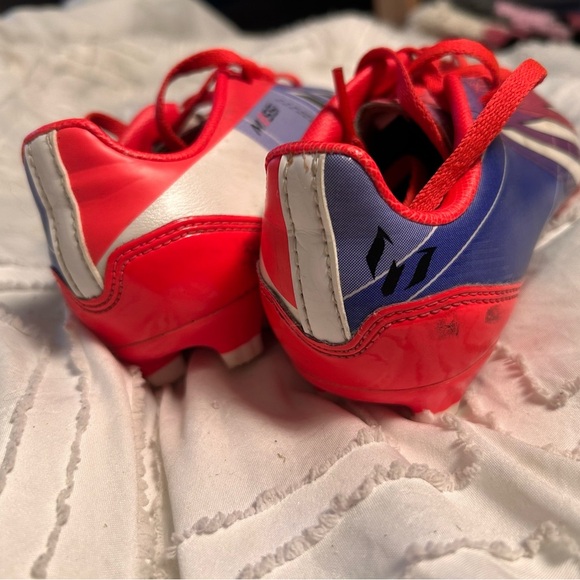 Messi adidas cleats youth 12 - Picture 5 of 6